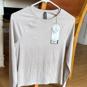 Vuori Women's Long Sleeve Tee - Light Gray
